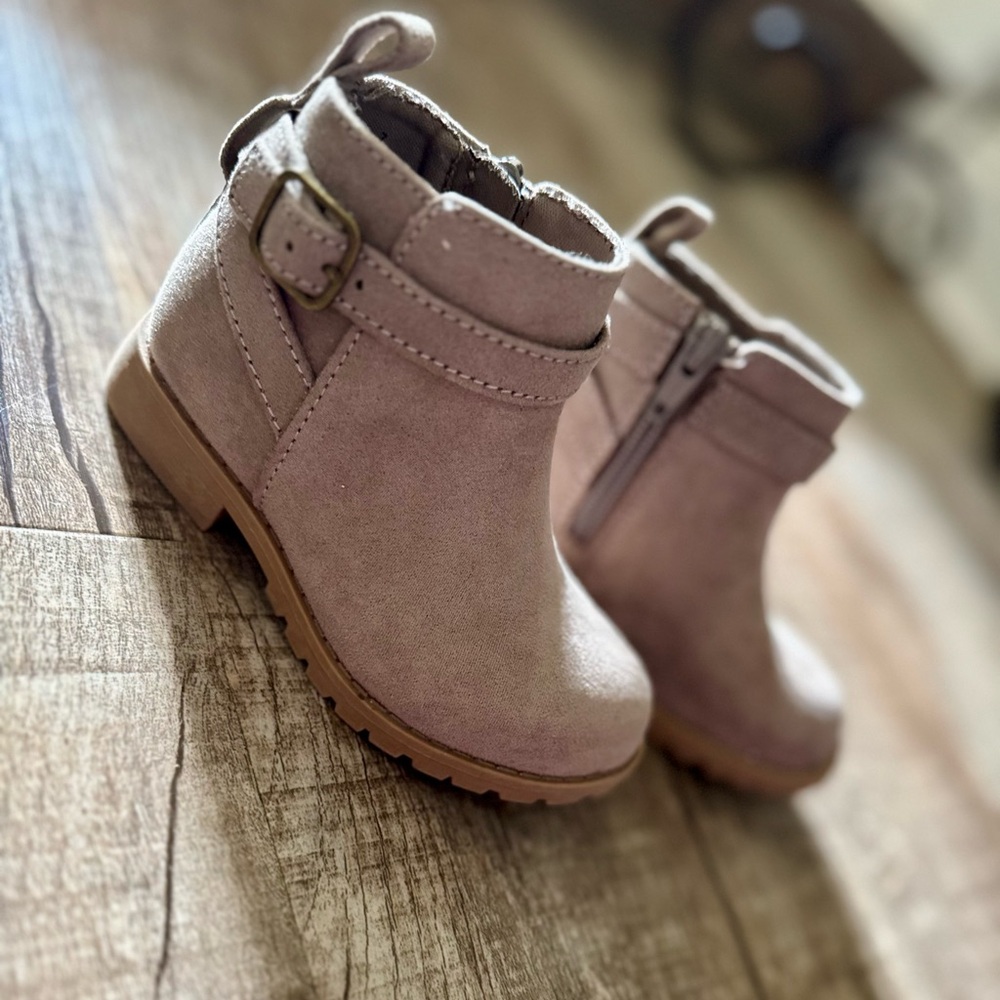 Toddler Girls Old‎ Navy Faux Suede Ankle Boots | Size 7 Zip & Buckle